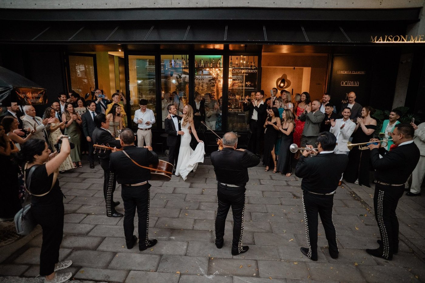 Alanna & Cristian — una boda íntima en la Ciudad de México · Inquadratura